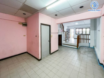 *****ทาวน์เฮ้าส์มือสอง นนทบุรี ม.นันทนาการ์เด้นท์1 ราชพฤกษ์  เนื้อที่กว้างถึง 19 ตร.ว. ฟังก์ชัน 2 ห้องนอน 2 ห้องน้ำ 1 ที่จอดรถ บ้านสวย สภาพภายในพร้อมเข้าอยู่ได้เลย โครงการตั้งบนทำเลดี เชื่อมต่อถนนราชพฤกษ์, ถนนรัตนาธิเบศร์ ใกล้รถไฟฟ้าสายสีม่วง "สถานีบางรักน้อยท่าอิฐ" และทางด่วน "งามวงศ์วาน"